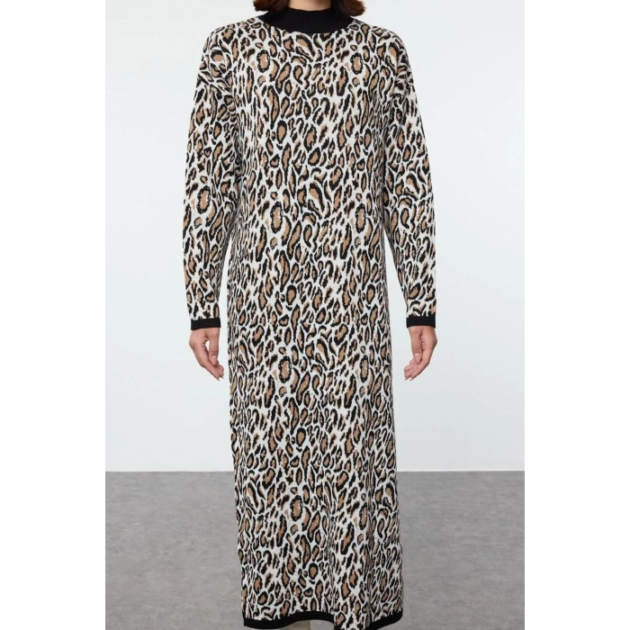 Kadın Moda Şık Tesettür Maxi Boy Dik Yaka Regular Leopar Desenli Triko Elbise