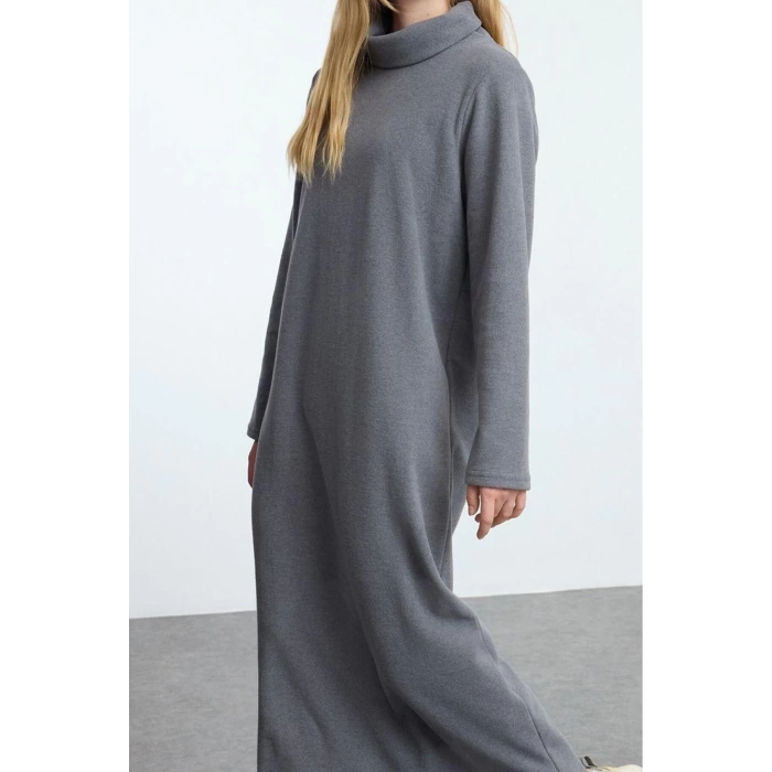 Kadın Moda Şık Tesettür Maxi Boy Dik Yaka Regular Örme Elbise