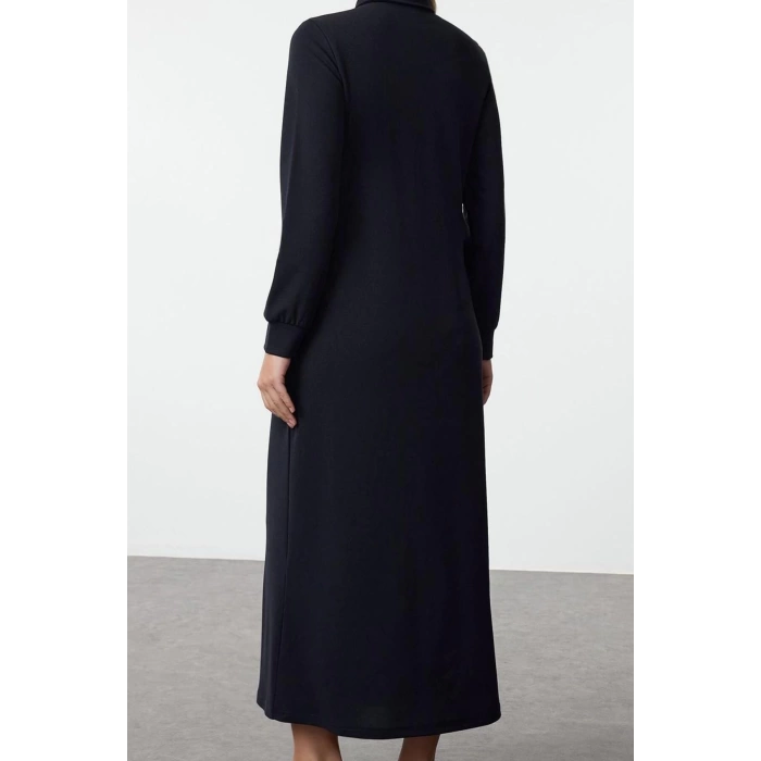 Women Fashion Stylish Hijab Midi Length Crew Neck Relaxed Buttoned Knitted Dress