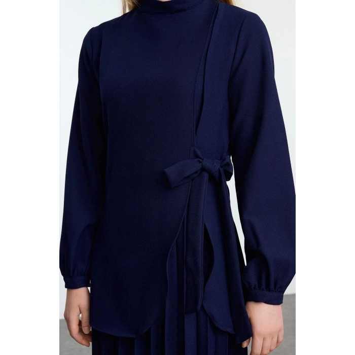 Women Fashion Stylish Hijab Maxi Length Stand Collar Regular Crepe Woven Pleated Detail Dress
