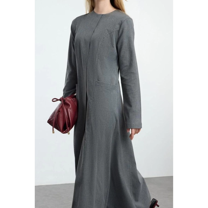 Kadın Moda Şık Tesettür Maxi Boy Bisiklet Yaka Fitted Cep Detaylı Dokuma Elbise