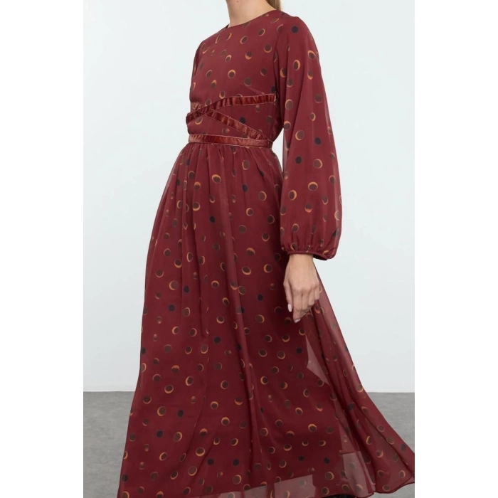 Women Fashion Stylish Hijab Maxi Length Crew Neck Regular Chiffon Stripe Detail Patterned Woven Dress