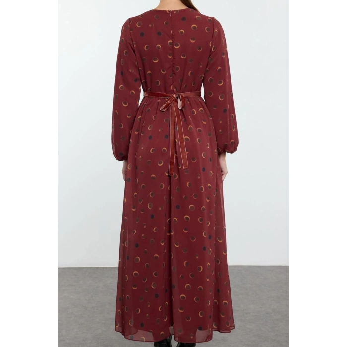Women Fashion Stylish Hijab Maxi Length Crew Neck Regular Chiffon Stripe Detail Patterned Woven Dress