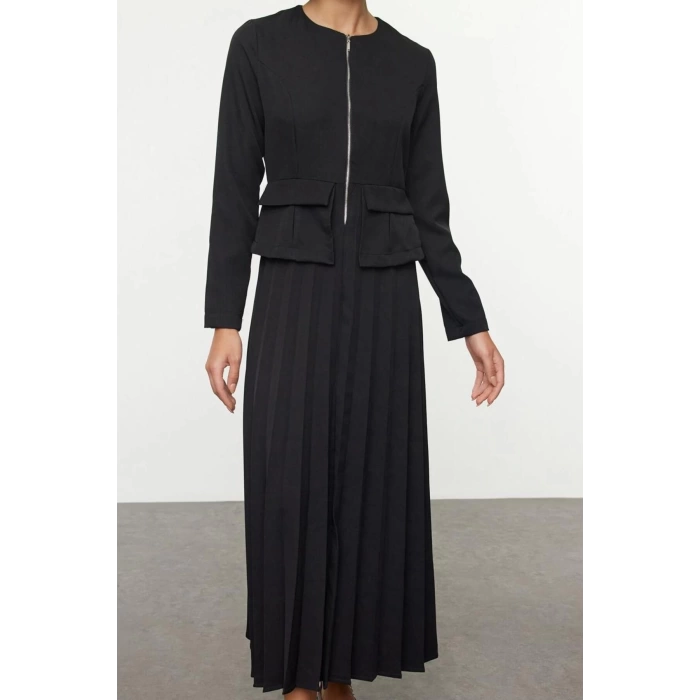 Women Fashion Stylish Hijab Maxi Length Crew Neck Regular Zipper Detail Pleated Woven Dress