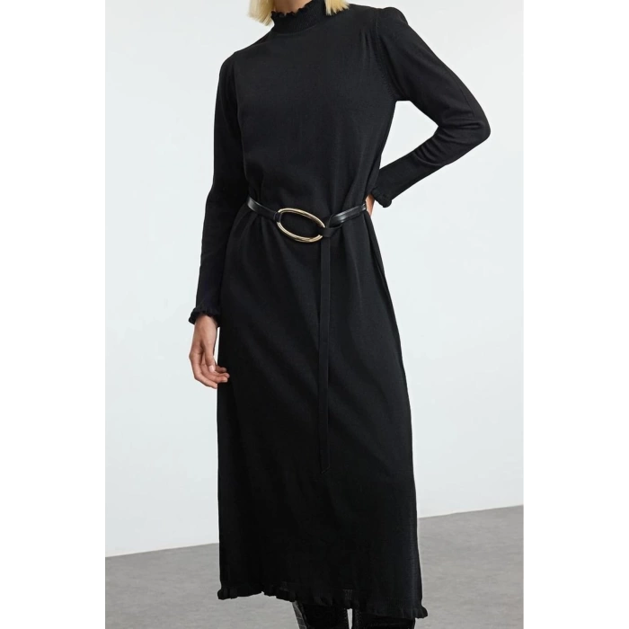 Kadın Moda Şık Tesettür Maxi Boy Dik Yaka Fitted Fırfır Detaylı Fitilli Triko Elbise