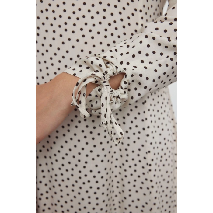 Women Fashion Stylish Hijab Maxi Length Crew Neck Regular Polka Dot Patterned Woven Dress