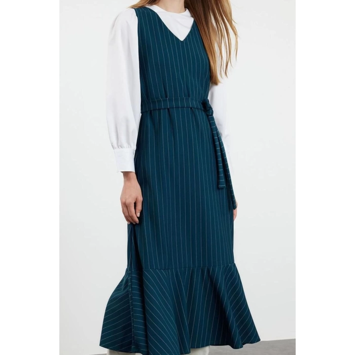 Kadın Moda Şık Tesettür Uzun V Yaka Relaxed Çizgili Dokuma Jile Elbise