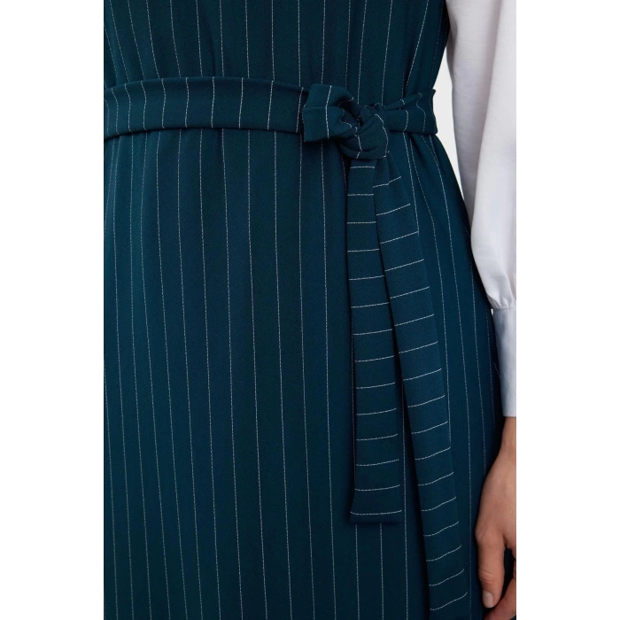 Kadın Moda Şık Tesettür Uzun V Yaka Relaxed Çizgili Dokuma Jile Elbise