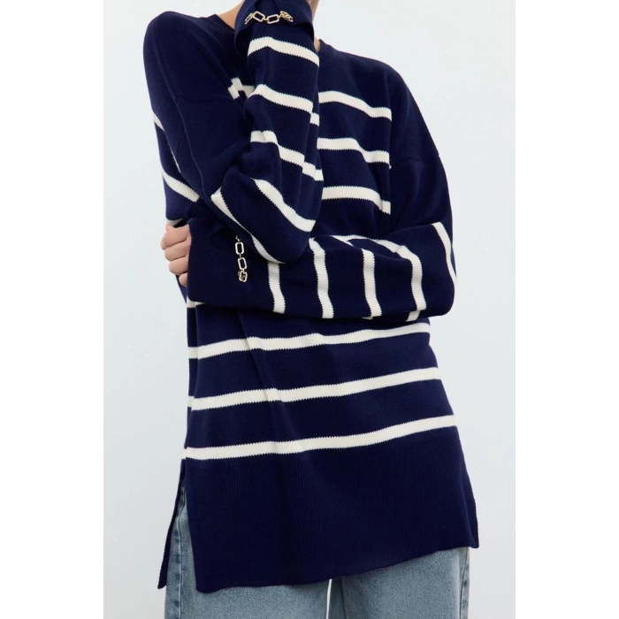 Women Fashion Stylish Hijab Crew Neck Low Sleeve Chain Accessory Striped Knitwear Sweater