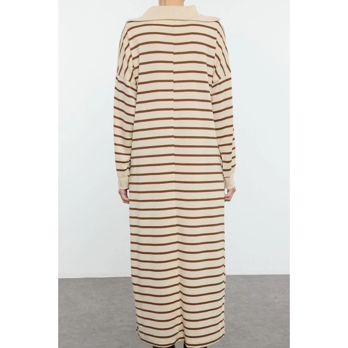 Women Fashion Stylish Hijab Maxi Length Turn-down Collar Relaxed Striped Zipper Detail Long Knitted Dress