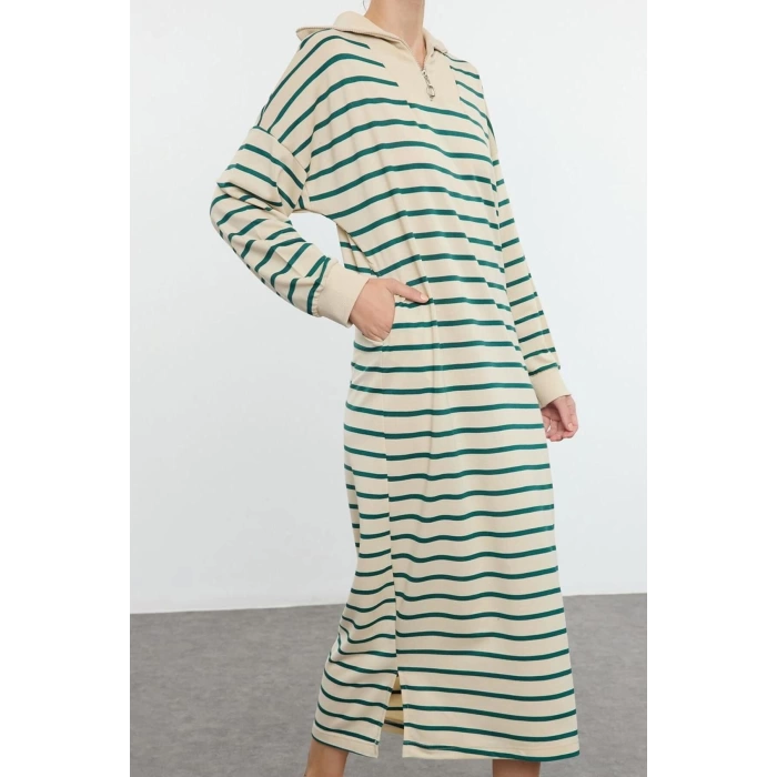 Women Fashion Stylish Hijab Maxi Length Turn-down Collar Relaxed Striped Zipper Detail Long Knitted Dress