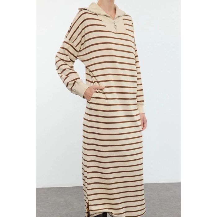 Women Fashion Stylish Hijab Maxi Length Turn-down Collar Relaxed Striped Zipper Detail Long Knitted Dress
