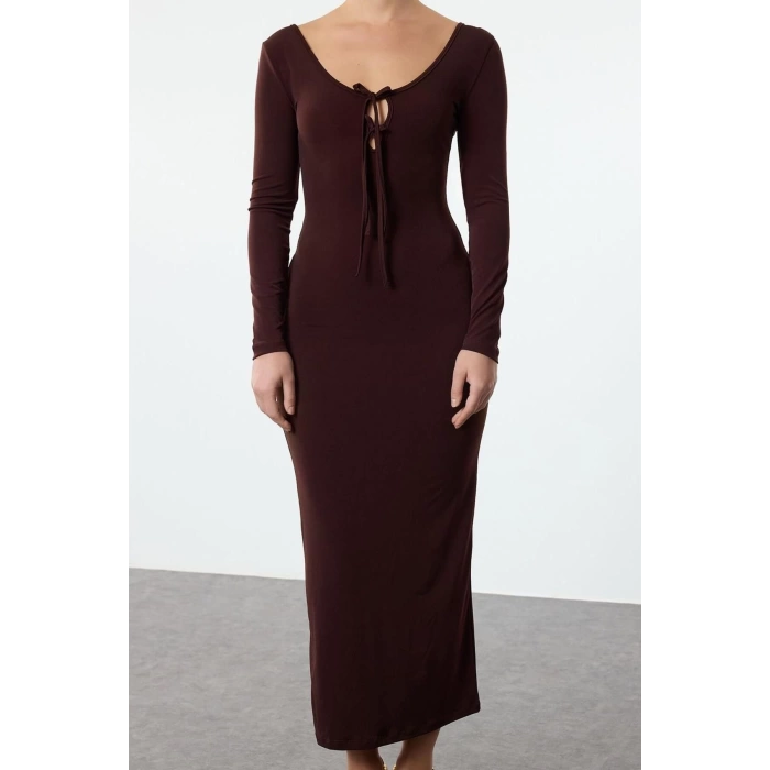 Kadın Moda Şık Maxi Boy U Yaka Fitted Vücuda Oturan Göğüsten Bağlama Detaylı Örme Uzun Elbise