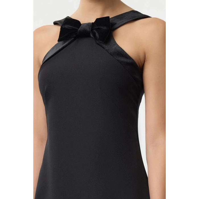 Kadın Moda Şık Mini Boy Halter Yaka Fitted A-Kesim Fiyonk Detaylı Dokuma Kısa Elbise