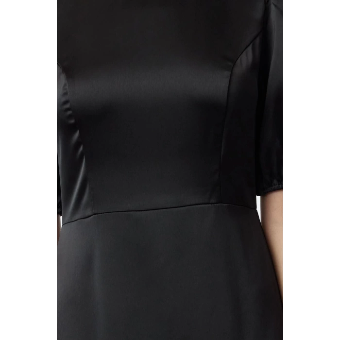 Kadın Moda Şık Midi Boy Bisiklet Yaka Fitted A-Kesim Saten Dokuma Elbise