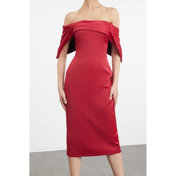 Kadın Moda Şık Midi Boy Carmen Yaka Fitted Vücuda Oturan Saten Dokuma Elbise