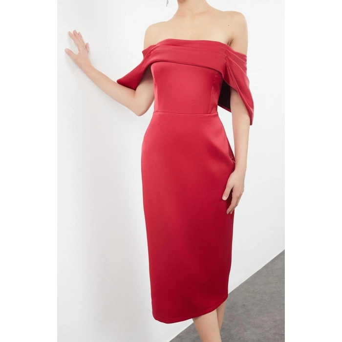 Kadın Moda Şık Midi Boy Carmen Yaka Fitted Vücuda Oturan Saten Dokuma Elbise