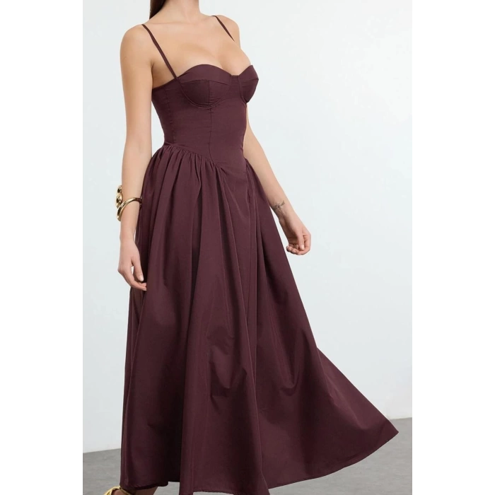 Kadın Moda Şık Midi Boy Kalp Yaka Fitted A-Kesim Poplin Dokuma Elbise
