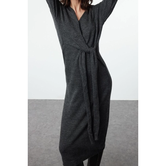 Women Fashion Stylish Midi Length Double Breasted Soft Texture Knitwear Collar Tie Dress