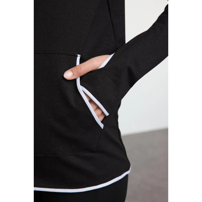 Kadın Kapüşonlu Reglan Kol Beyaz Biye ve Baş Parmak Delik Detaylı Örme Spor Sweatshirt