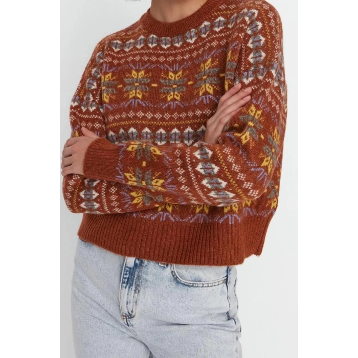 Kadın Moda Şık Bisiklet Yaka Standart Kol Regular Geniş Kalıp Yumuşak Dokulu Desenli Triko Kazak