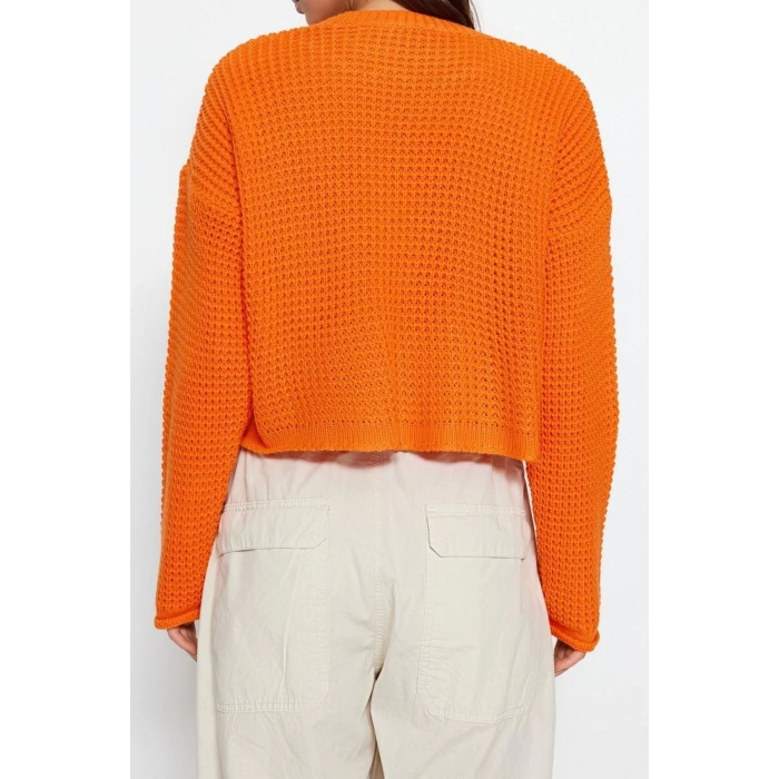 Women Fashion Stylish Crew Neck Low Sleeve Crop Wide Fit Knitwear Sweater