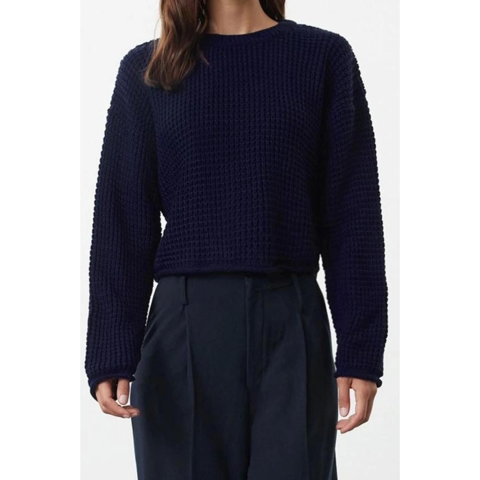 Women Fashion Stylish Crew Neck Low Sleeve Crop Wide Fit Knitwear Sweater