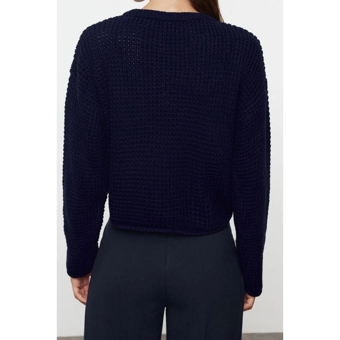 Women Fashion Stylish Crew Neck Low Sleeve Crop Wide Fit Knitwear Sweater