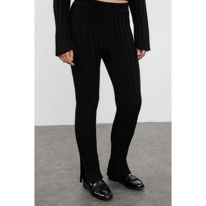 Women Fashion Stylish Regular Length Long Sleeve Ribbed Trousers Slit Detailed Knitwear Bottom-Top Set