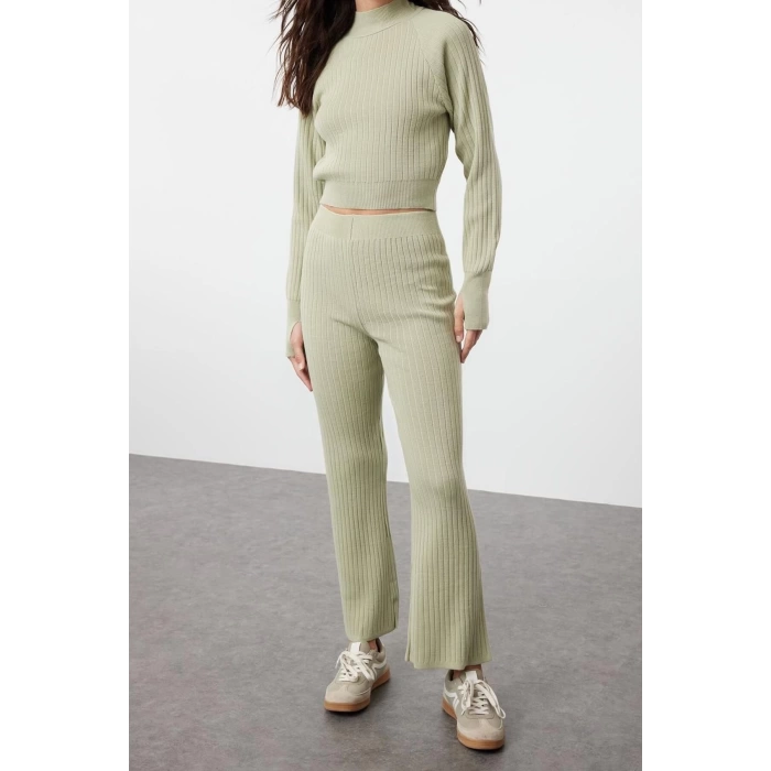 Women Fashion Stylish Regular Length Long Sleeve Crop Ribbed Finger Detailed Knitwear Top-Bottom Set