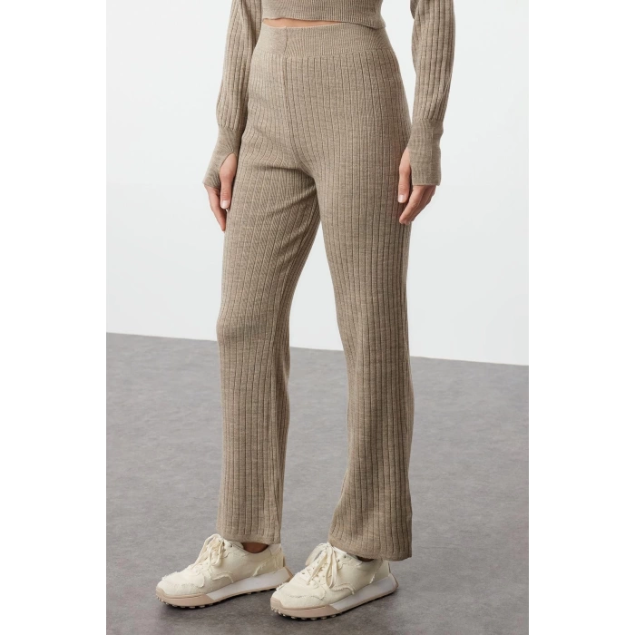 Women Fashion Stylish Regular Length Long Sleeve Crop Ribbed Finger Detailed Knitwear Top-Bottom Set