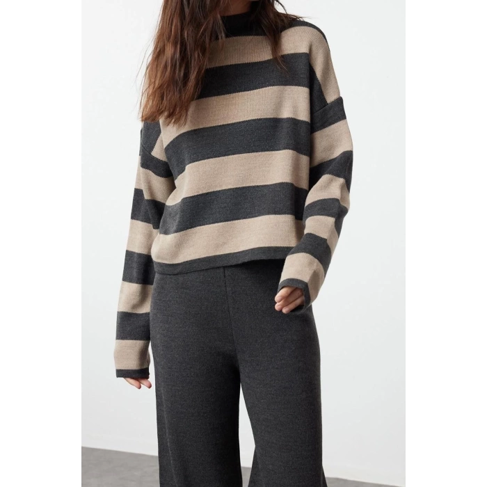 Womens Fashion Stylish Straight Leg Regular Length Long Sleeve Wide Cut Striped Knitwear Top-Bottom Set