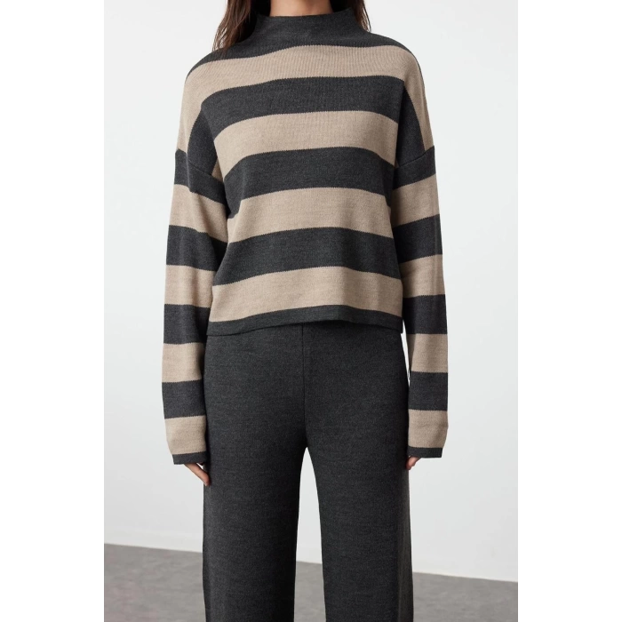 Womens Fashion Stylish Straight Leg Regular Length Long Sleeve Wide Cut Striped Knitwear Top-Bottom Set