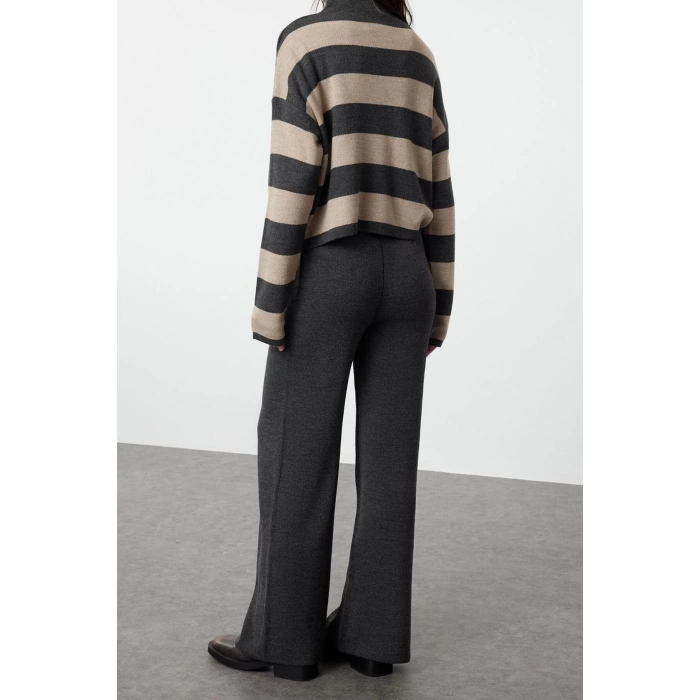 Womens Fashion Stylish Straight Leg Regular Length Long Sleeve Wide Cut Striped Knitwear Top-Bottom Set