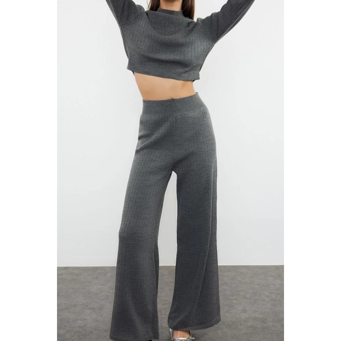 Womens Fashion Stylish Tube Leg Crop Length Long Sleeve Crop Finger Detailed Knitwear Top-Bottom Set