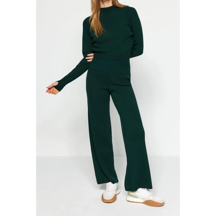 Womens Fashion Stylish Tube Leg Crop Length Long Sleeve Crop Finger Detailed Knitwear Top-Bottom Set