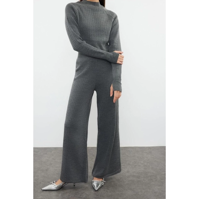 Womens Fashion Stylish Tube Leg Crop Length Long Sleeve Crop Finger Detailed Knitwear Top-Bottom Set