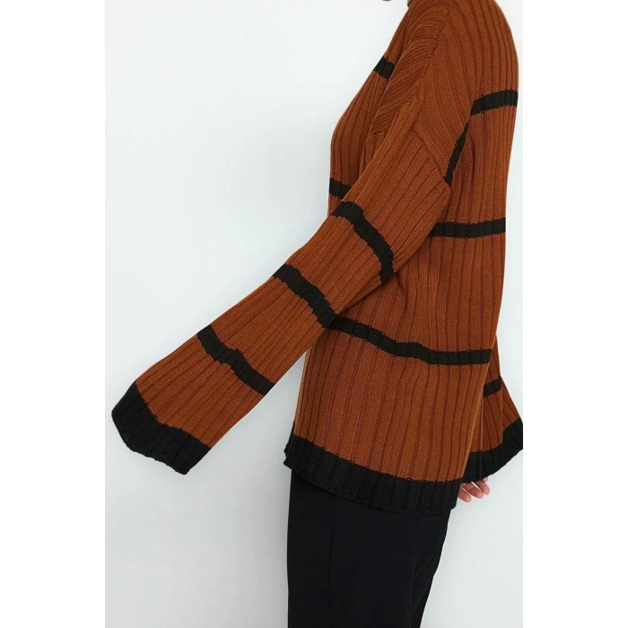 Women Fashion Stylish Stand Collar Standard Sleeve Regular Wide Fit Striped Knitwear Sweater