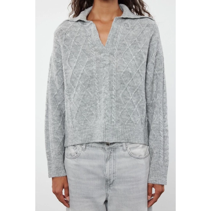 Womens Fashion Stylish Polo Neck Low Sleeve Regular Soft Texture Thick Knit Detailed Knitwear Sweater