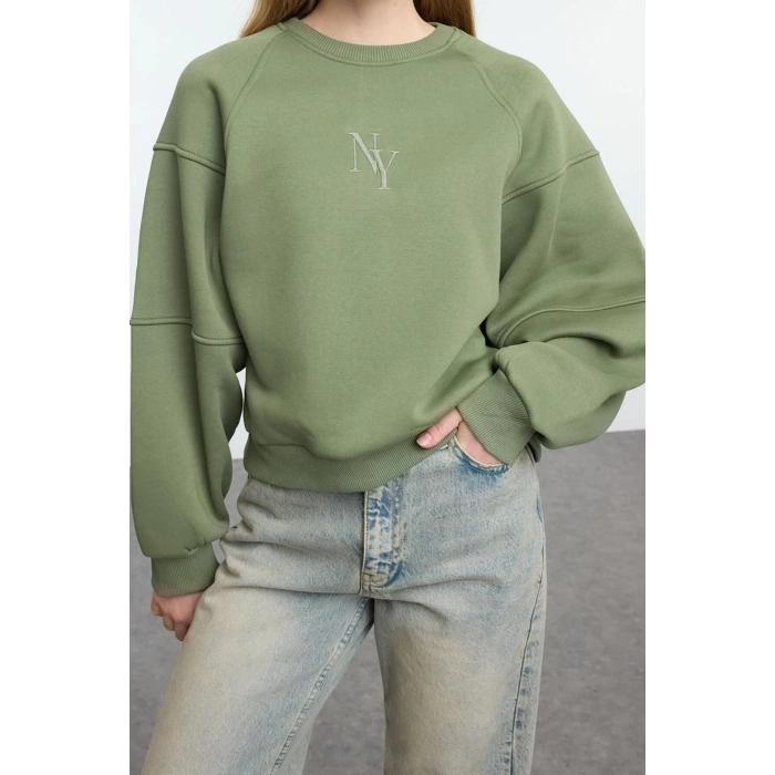 Women Fashion Stylish Regular Crew Neck Low Sleeve Crop Fit Embroidered Thick Fleece Knitted Sweatshirt