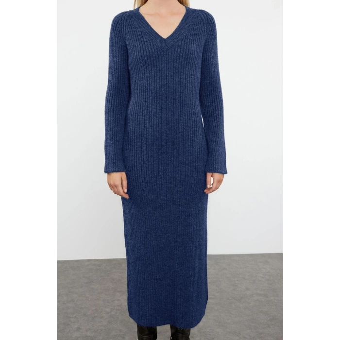 Women Fashion Stylish Maxi Length V Neck Regular Knitted Woolen Basic Dress
