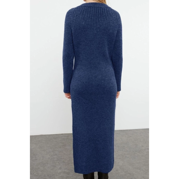 Women Fashion Stylish Maxi Length V Neck Regular Knitted Woolen Basic Dress