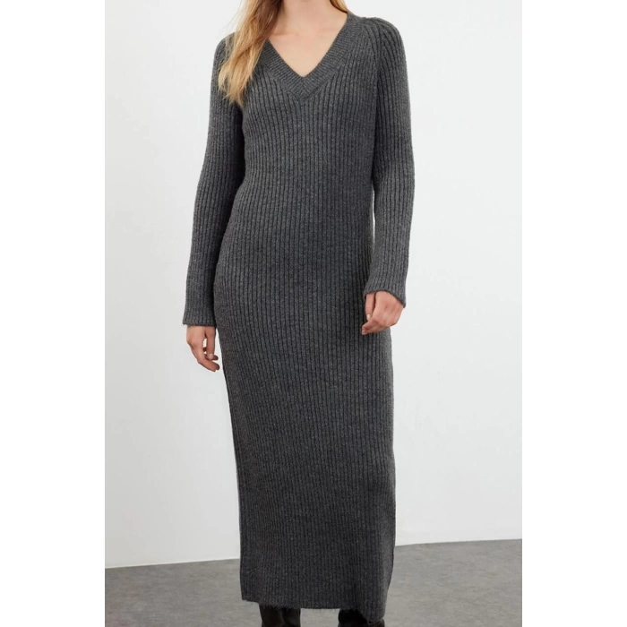 Women Fashion Stylish Maxi Length V Neck Regular Knitted Woolen Basic Dress