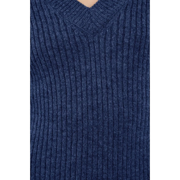 Women Fashion Stylish Maxi Length V Neck Regular Knitted Woolen Basic Dress