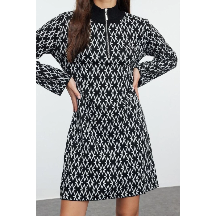 Women Fashion Stylish Mini Length Stand Collar Regular Knitwear Geometric Patterned Dress
