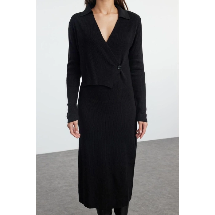 Women Fashion Stylish Midi Length Double Breasted Regular Knitted Plain Dress