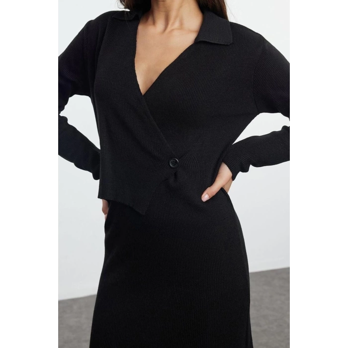 Women Fashion Stylish Midi Length Double Breasted Regular Knitted Plain Dress