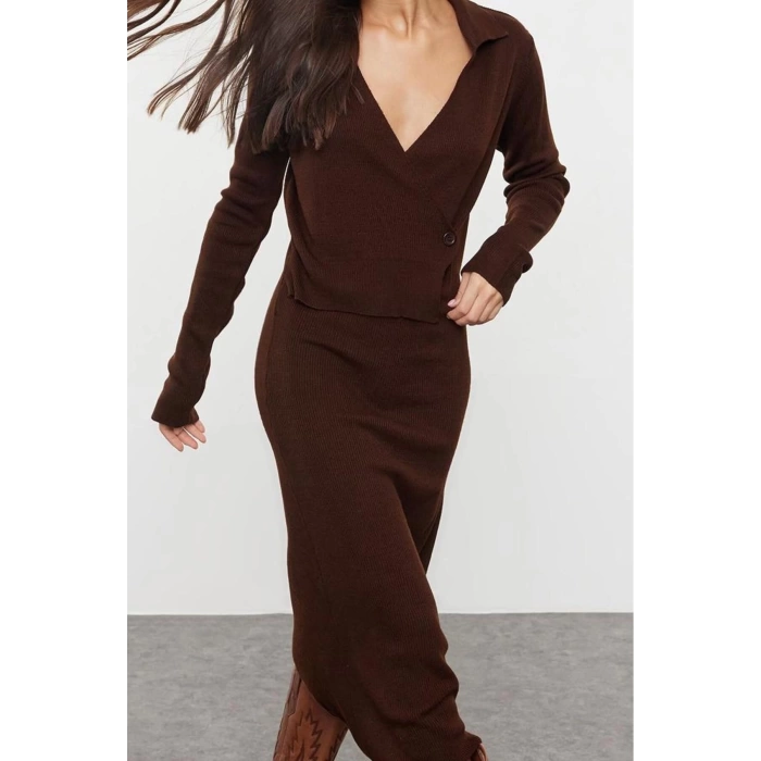 Women Fashion Stylish Midi Length Double Breasted Regular Knitted Plain Dress