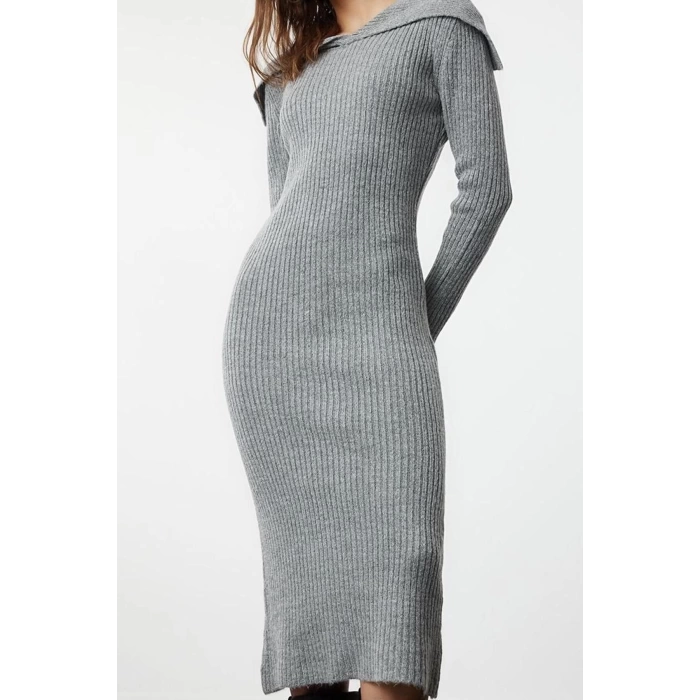 Women Fashion Stylish Midi Length Carmen Collar Regular Knitwear Soft Texture Turn-down Collar Dress