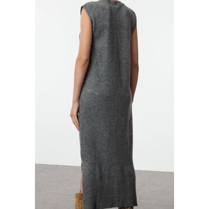 Women Fashion Stylish Maxi Length Crew Neck Regular Knitwear Soft Texture Slit Detailed Vest Dress